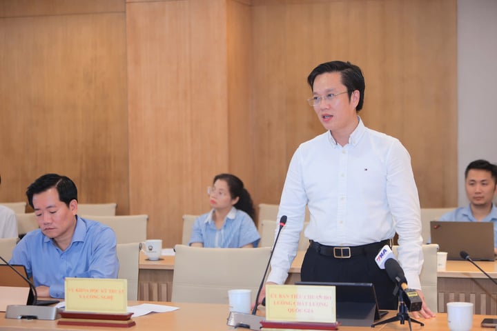 Ông Hà Minh Hiệp, Chủ tịch Ủy ban Tiêu chuẩn Đo lường Chất lượng quốc gia phát biểu tại họp báo (Ảnh: Bộ KH&CN)