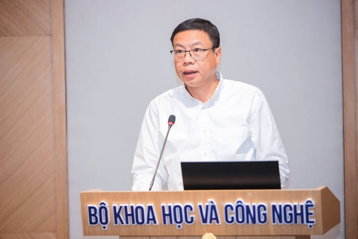 Thứ trưởng Bộ Khoa học và Công nghệ Lê Xuân Định phát biểu tại họp báo. (Ảnh: Bộ KH&CN)