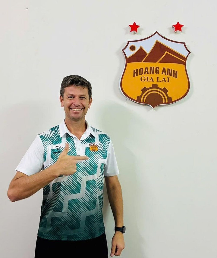 HAGL ký hợp đồng với huấn luyện viên thủ môn Higor Felliny Cruz.