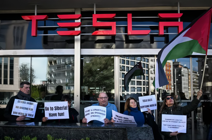 Tesla mất hàng tỷ USD vì chính sách Trump