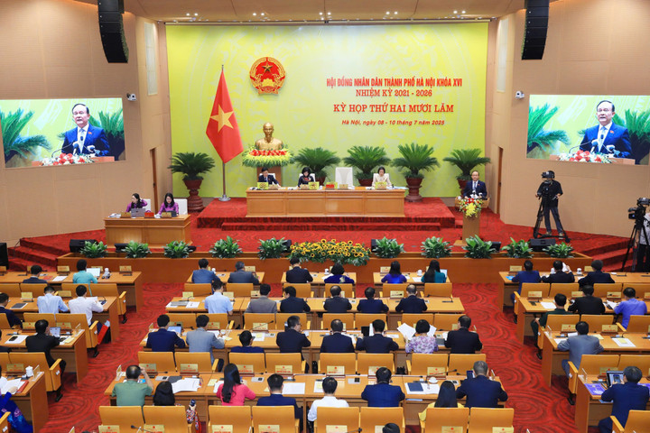 Quang cảnh kỳ họp.