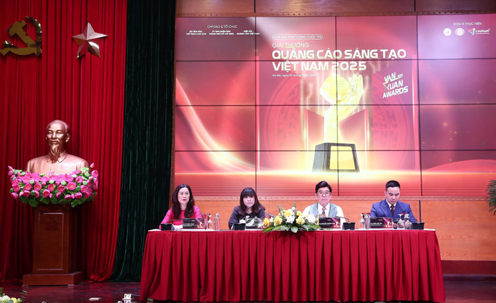 Toàn cảnh buổi họp báo sáng 9/7.