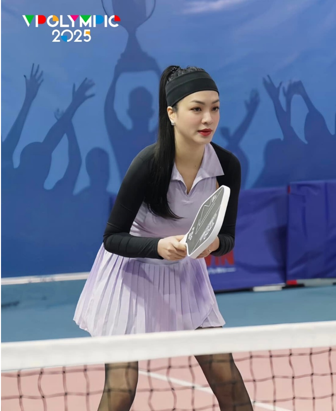 Thần thái là chân ái, gái bank xanh lá đủ chưa? Dàn “pick thủ” nhà bank không chỉ đẹp mà còn cực kỳ… có khí chất!