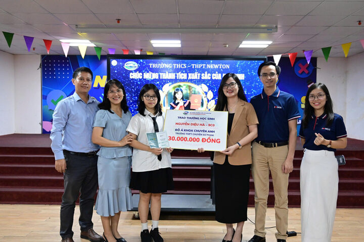 Trường Newton 'thưởng lớn' cho 2 học sinh giành á khoa thi vào lớp 10 chuyên - 1