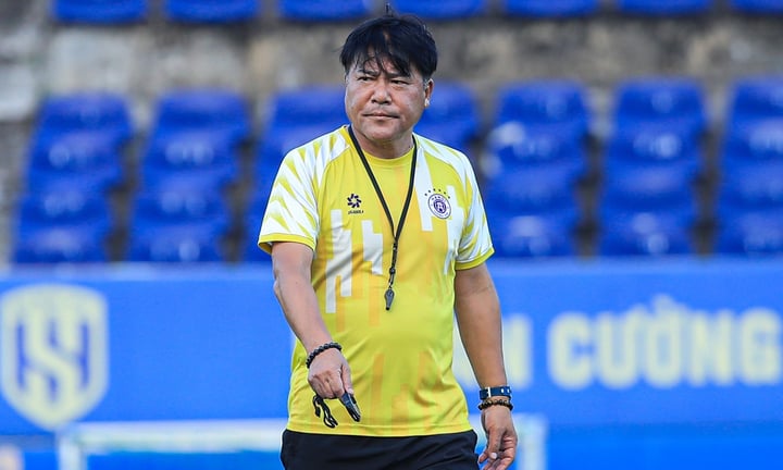 Huấn luyện viên Makoto Teguramori