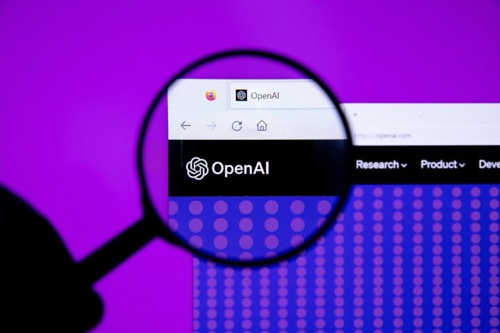 تتخذ OpenAI عدة خطوات لإعادة هيكلة نفسها. (المصدر: TheVerge)