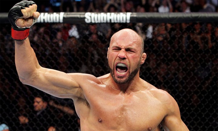 Randy Couture là huyền thoại MMA thế giới.