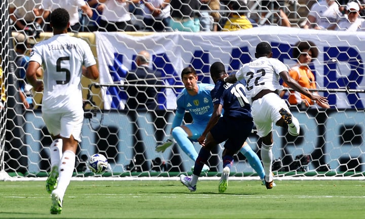 Real Madrid nhận 3 bàn thua sau chưa đầy 30 phút. (Ảnh: Reuters)