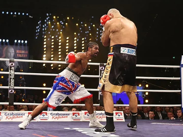 Trận đấu giữa Nikolai Valuev và David Haye được gọi là "trận đấu giữa David và Goliath"