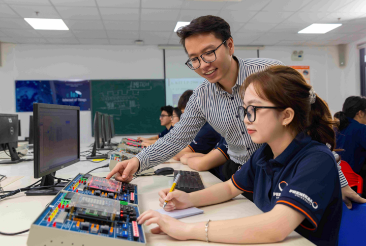 Ngành vi mạch, bán dẫn hiện đang là một trong những ngành được nhiều thí sinh quan tâm. (Ảnh minh hoạ)
