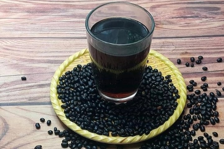 Nước đậu đen tốt cho sức khỏe, hỗ trợ giảm cân, thanh lọc cơ thể. (Ảnh minh hoạ)