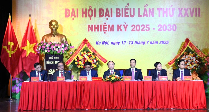 Sáng 12/7, tại Trung tâm Phát thanh Quốc gia, 58 Quán Sứ, Hà Nội, Đại hội đại biểu Đảng bộ Đài TNVN lần thứ XXVII, nhiệm kỳ 2025-2030 chính thức khai mạc.