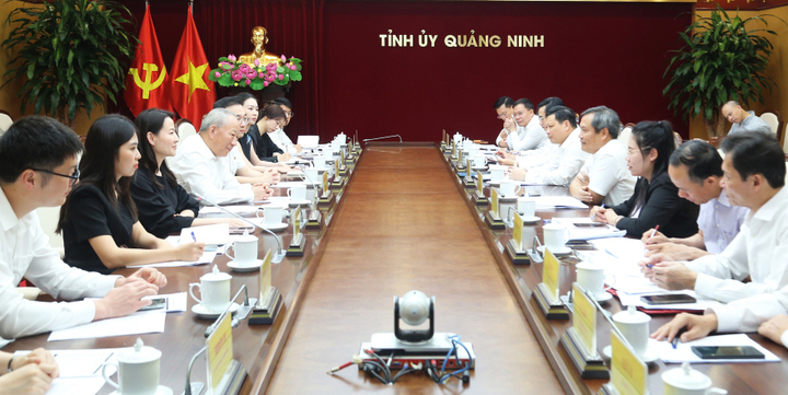 Lãnh đạo tỉnh Quảng Ninh tiếp đoàn công tác của Tập đoàn xây dựng Thái Bình Dương (Trung Quốc) đề xuất triển khai dự án xây dựng hầm đường bộ qua vịnh Cửa Lục.