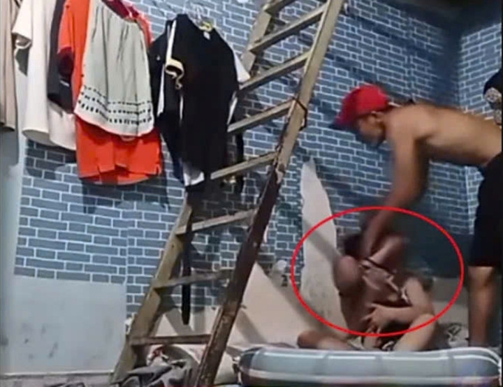 Cảnh nam thanh niên hùng hung cô gái (Ảnh cắt từ video chia sẻ trên MXH).