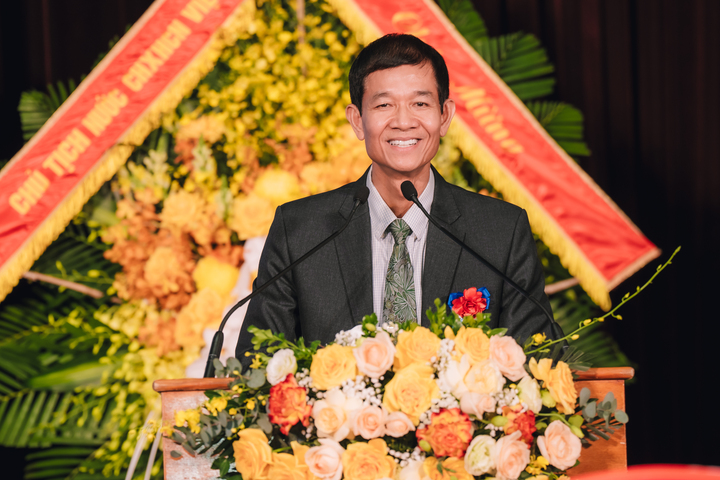 PGS.TS Hoàng Đình Phi, Hiệu trưởng trường Quản trị và Kinh doanh.