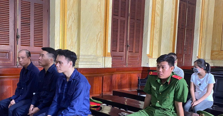 Các bị cáo tại phiên tòa.