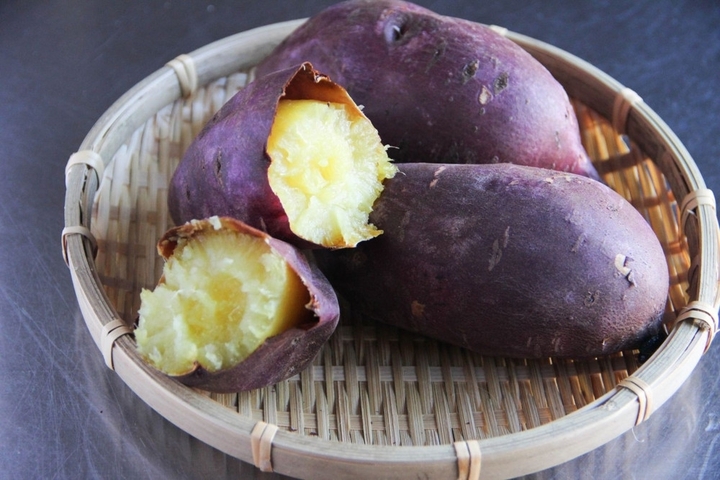 Khoai lang từ lâu được xem là "siêu thực phẩm" nhờ giá trị dinh dưỡng cao. (Ảnh minh hoạ)