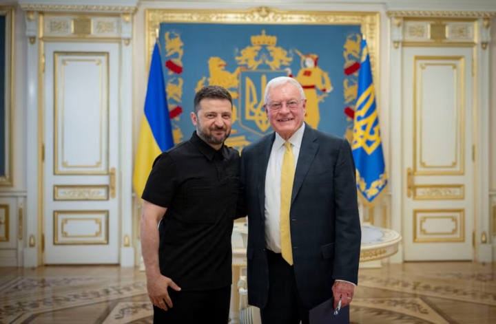 Tổng thống Ukraine Volodymyr Zelensky gặp Đặc phái viên Hoa Kỳ về Ukraine Keith Kellogg ngày 14/7. (Ảnh: Reuters)
