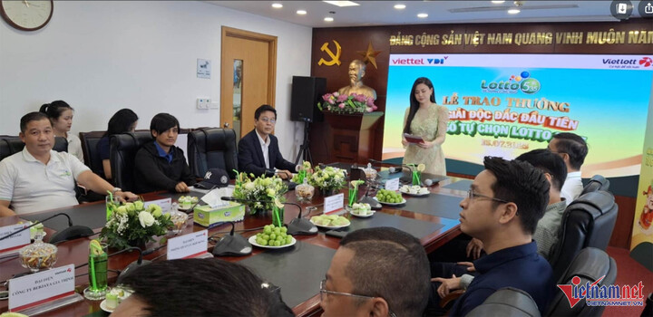 ក្រុមហ៊ុន Vietlott បានផ្តល់រង្វាន់ Jackpot នៅក្នុង Lotto 5 35 ដល់អតិថិជន 2 នាក់។