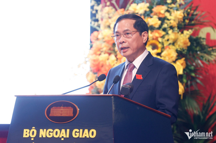 Phó Thủ tướng: Đại hội mở ra giai đoạn phát triển mới của Đảng bộ Bộ Ngoại giao, một dấu mốc đặc biệt quan trọng trong lịch sử xây dựng và phát triển của Đảng bộ và ngành Ngoại giao.