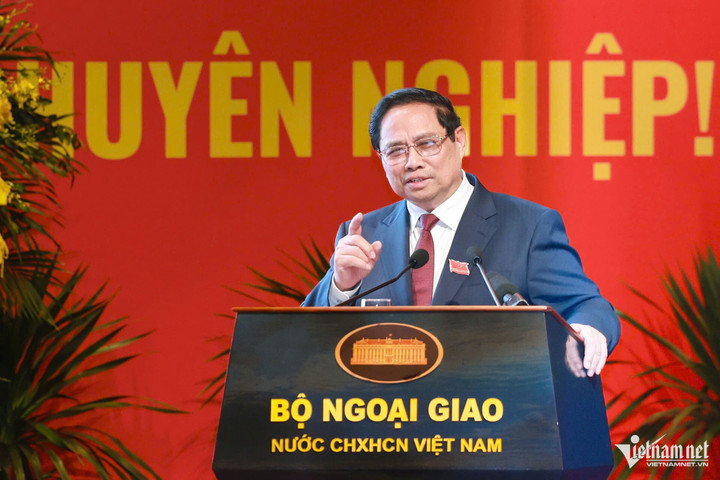 Qua theo dõi hoạt động và báo cáo tham luận, tổng kết, Thủ tướng đánh giá cao sự chuẩn bị đại hội của Đảng ủy Bộ Ngoại giao khi đã bám sát hướng dẫn của Trung ương.