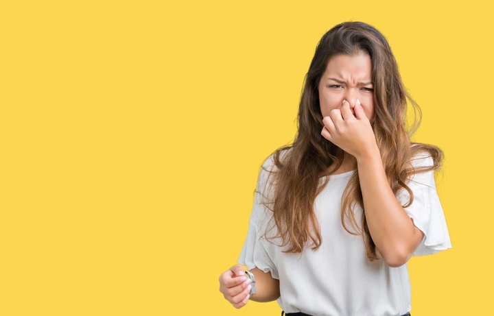 Thực phẩm khi ăn có thể ảnh hưởng đến mùi cơ thể. (Ảnh: Adobe Stock)