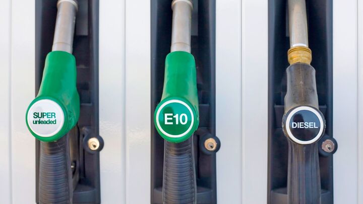 Áp dụng xăng E10 giúp Anh cắt giảm tới 750.000 tấn CO2 phát ra từ các hoạt động giao thông. (Ảnh: Reuters)