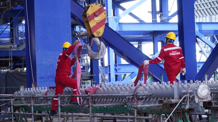 Tâm điểm hiện nay trên công trường Dự án Long Phú 1 là công tác thi công lắp đặt thiết bị lò hơi của cả 2 tổ máy 1 và 2.
