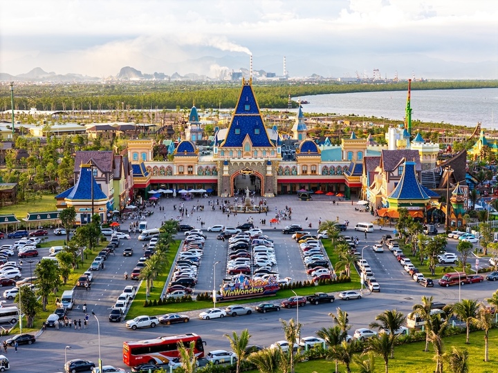 VinWonders Vũ Yên đang trở thành điểm đến du lịch giải trí được săn đón bậc nhất tại Miền Bắc với hàng chục nghìn lượt khách mỗi ngày.