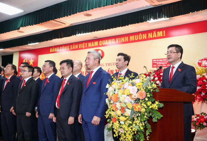 Ủy viên Trung ương Đảng, Bí thư Đảng ủy, Bộ trưởng Bộ Công Thương nhiệm kỳ 2025 - 2030 Nguyễn Hồng Diên phát biểu tiếp thu những ý kiến chỉ đạo.