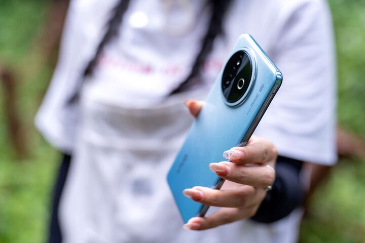 Thiết kế cụm camera được cải tiến so với các mẫu vivo Y series tiền nhiệm.