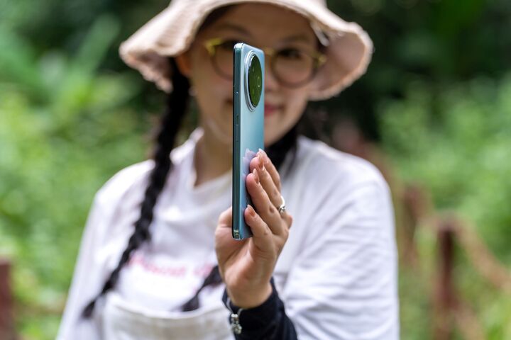 Công nghệ BlueVolt giúp viên pin 6.500 mAh của vivo Y39 5G, sạc nhanh 44W.