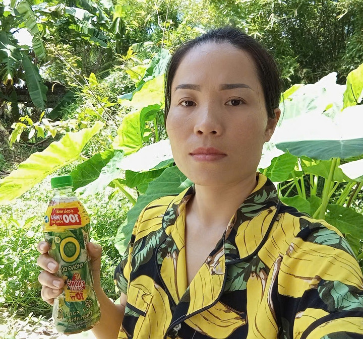 Chị Hứa Thị Ngọc Giàu là khách hàng thứ 4 trúng giải Nhì là một voucher trị giá 20 triệu đồng. (Ảnh: NVCC)