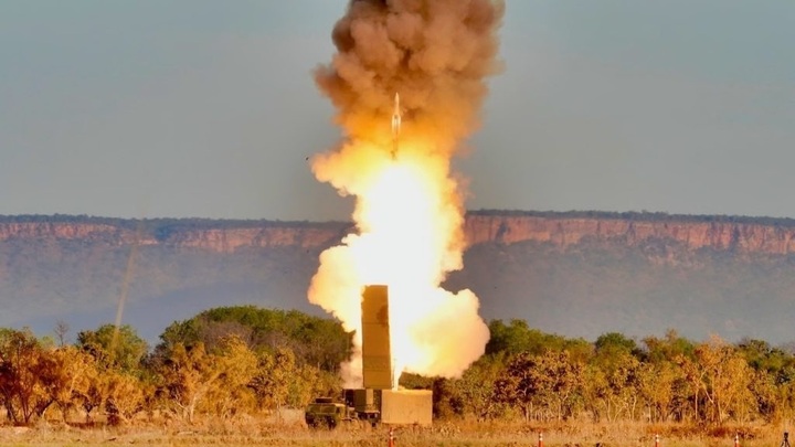 Phóng tên lửa SM-6 từ hệ thống Typhon ở Australia. Ảnh Military Watch