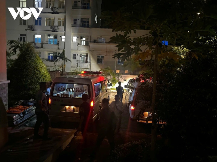 Xe cứu thương được huy động đưa những người không may về quê quán