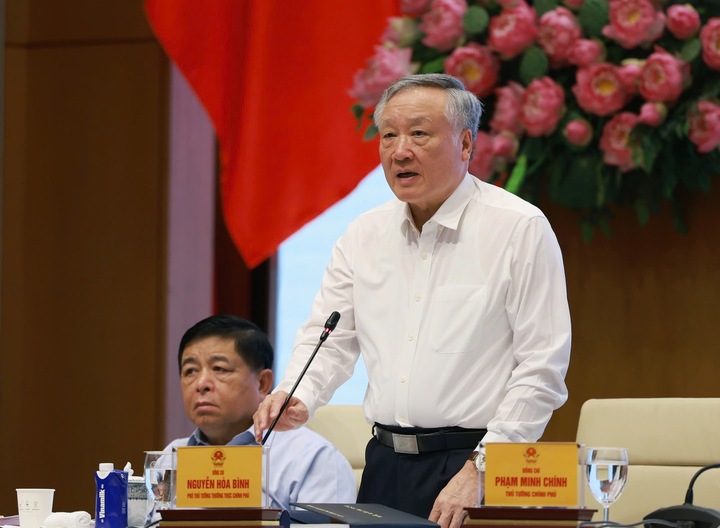 Phó Thủ tướng Thường trực Chính phủ Nguyễn Hòa Bình phát biểu tại phiên họp (Ảnh: VGP/Nhật Bắc)