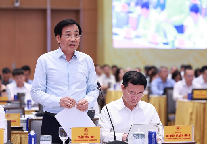 Bộ trưởng, Chủ nhiệm Văn phòng Chính phủ Trần Văn Sơn phát biểu tại phiên họp (Ảnh: VGP/Nhật Bắc)