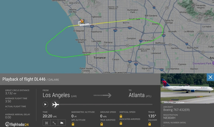Thông tin chuyến bay trên Flightradar24.
