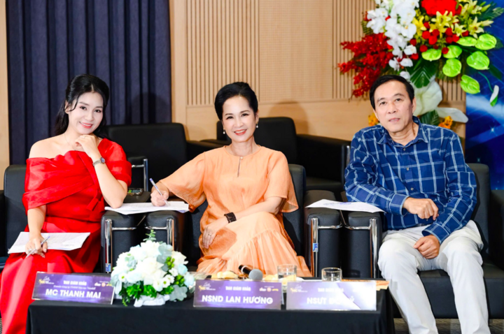 NSND Lan Hương, NSƯT Đỗ Kỷ, MC Thanh Mai là giám khảo của cuộc thi năm nay.