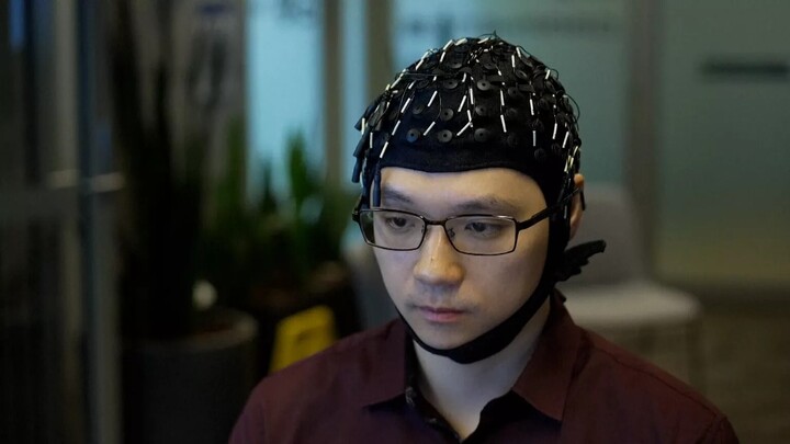 Mũ AI có thể giúp hỗ trợ bệnh nhân đột qụy hay mất khả năng giao tiếp. (Nguồn: Đại học công nghệ Sydney)
