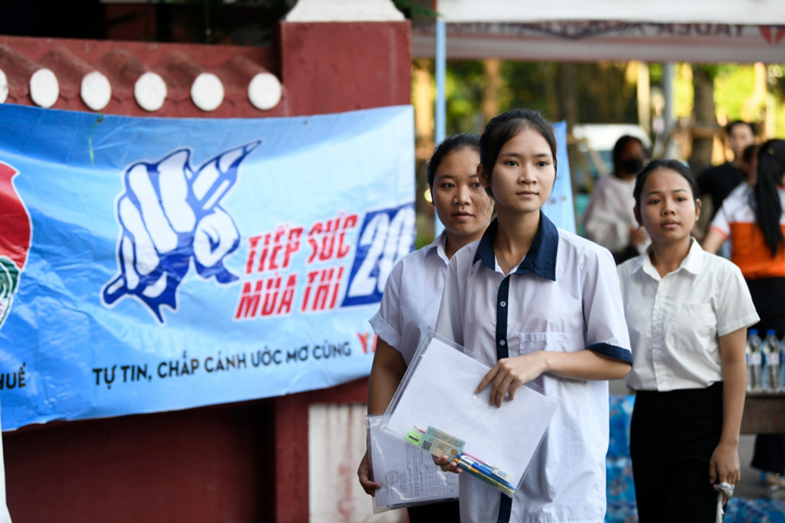 Các thí sinh tham dự kỳ thi tốt nghiệp THPT 2025. (Ảnh: Như Ý)