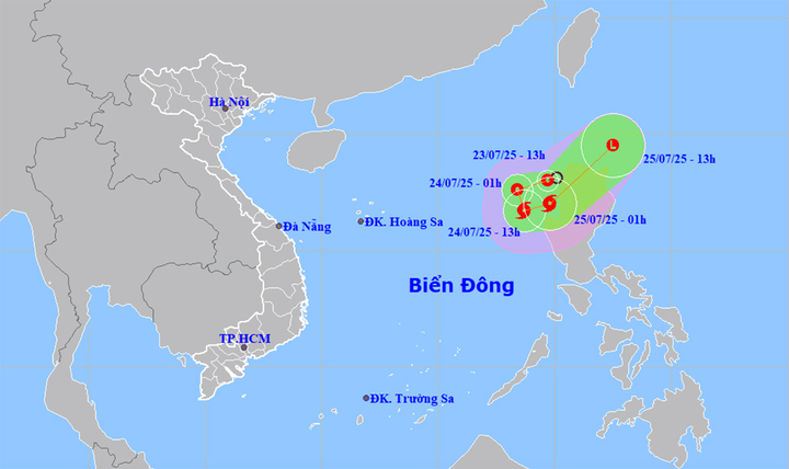 Áp thấp nhiệt đới đi vào Biển Đông, dự báo ngày mai mạnh lên thành bão. (Nguồn: NCHMF)
