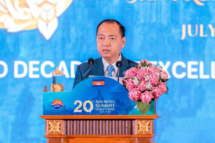Ông Neth Pheaktra, Bộ trưởng Bộ Thông tin Campuchia phát biểu tại hội nghị.