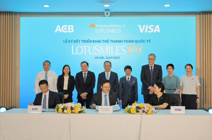 Lotusmiles Pay khẳng định nỗ lực của Vietnam Airlines trong việc hiện đại hoá chương trình khách hàng thường xuyên và mở rộng tiện ích ngoài hành trình bay của khách hàng.