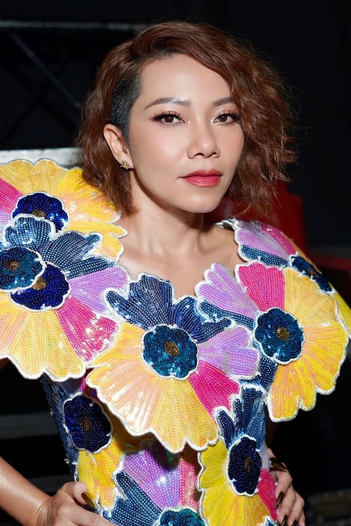 Diva Hà Trần.