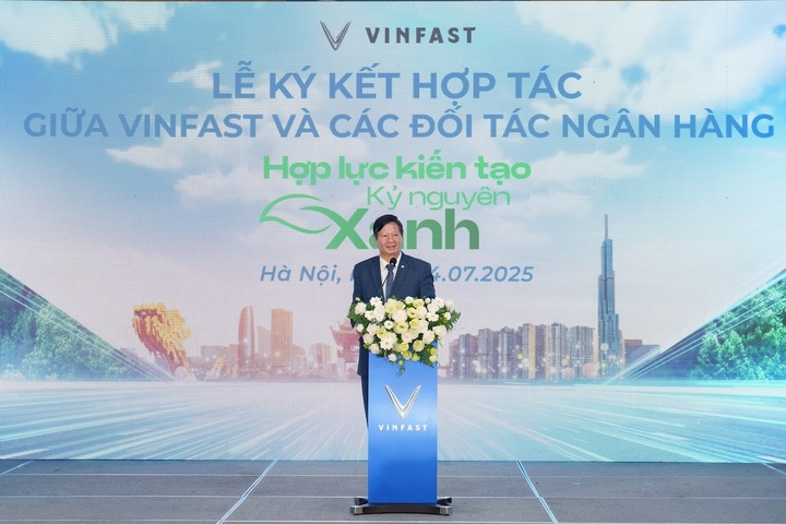 Ông Lê Khắc Hiệp, Phó Chủ tịch Tập đoàn Vingroup, phát biểu tại lễ ký kết hợp tác.