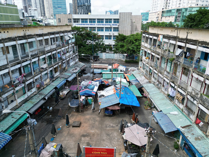 TP.HCM đặt mục tiêu 10 năm tới sẽ di dời, xây mới các chung cư cũ nát xây dựng trước năm 1975.