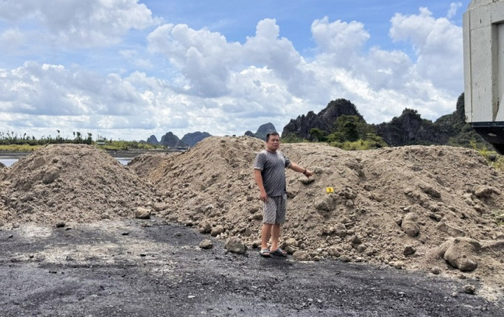 Hiện trường nơi đổ thải trái phép gây ô nhiễm môi trường.