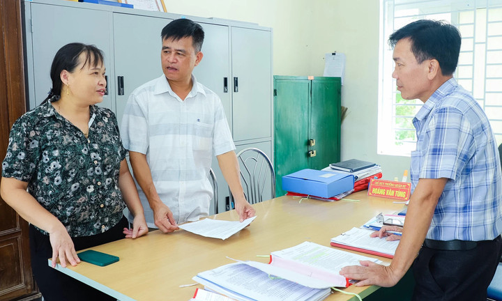 Chính phủ yêu cầu có quy định về chế độ, chính sách đối với người hoạt động không chuyên trách ở thôn, tổ dân phố trong tháng 11. (Ảnh: Báo Nghệ An)