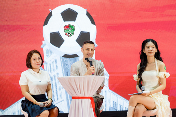 Dimitar Berbatov gây sốt tại 'Together We Rise' ở Đà Nẵng - 1
